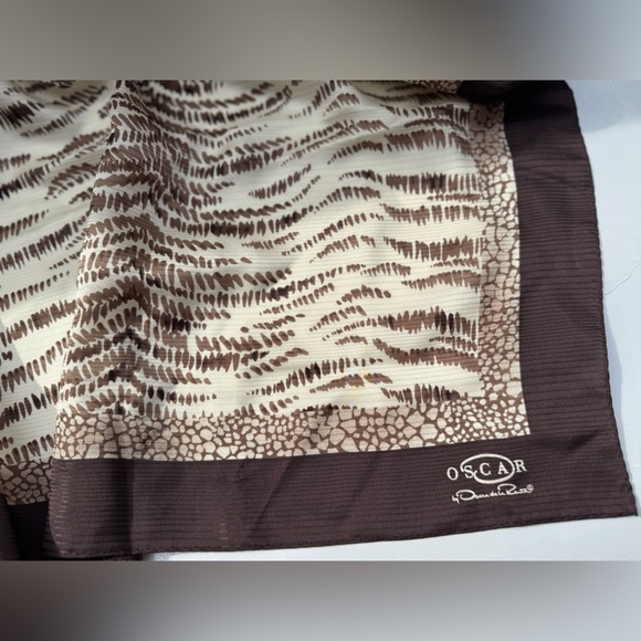 Oscar de la Renta 100% Silk Square Scarf Brown Cream Animal Print 34x34 - Picture 2 of 5